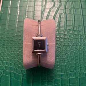 GUCCI シルバー ブレスレット時計 楽天市場】グッチ GUCCI マルチストーン ブレスレット シルバー